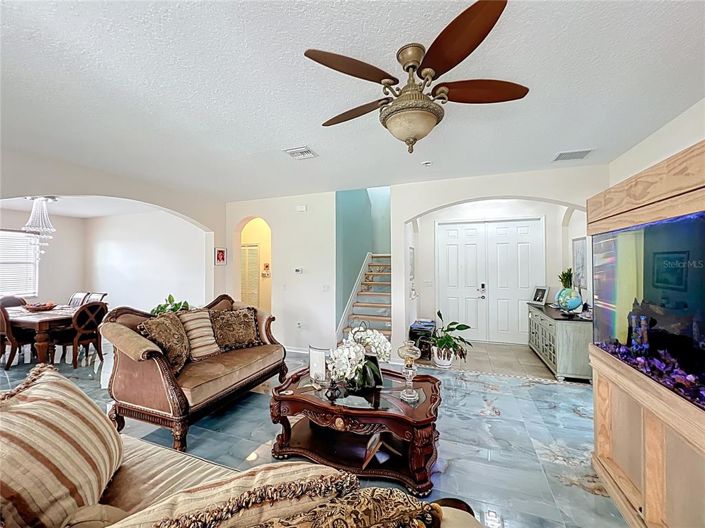 Image No.14-6 Bed Property for sale