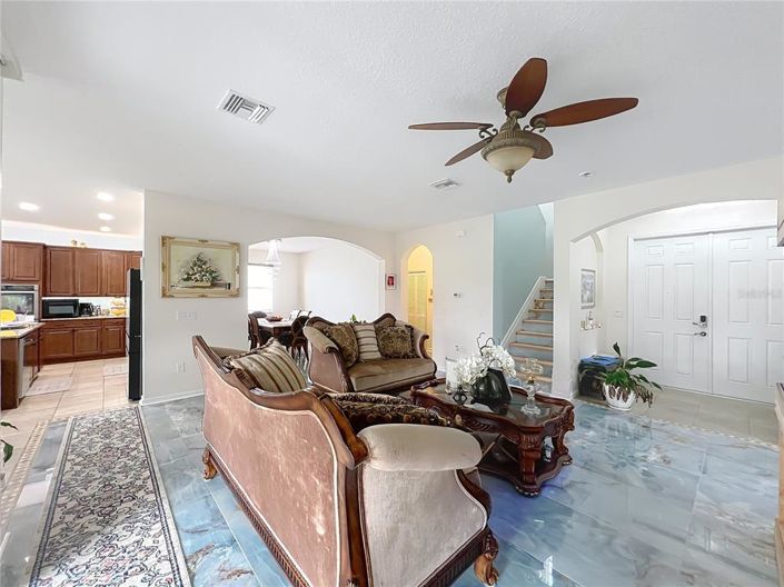 Image No.15-6 Bed Property for sale