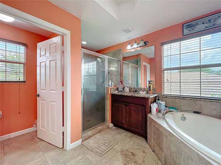 Image No.19-6 Bed Property for sale