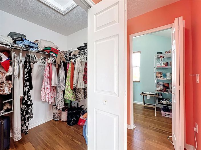 Image No.21-6 Bed Property for sale