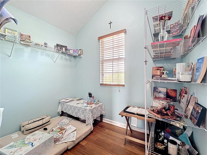 Image No.22-6 Bed Property for sale