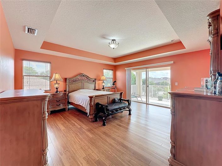 Image No.25-6 Bed Property for sale