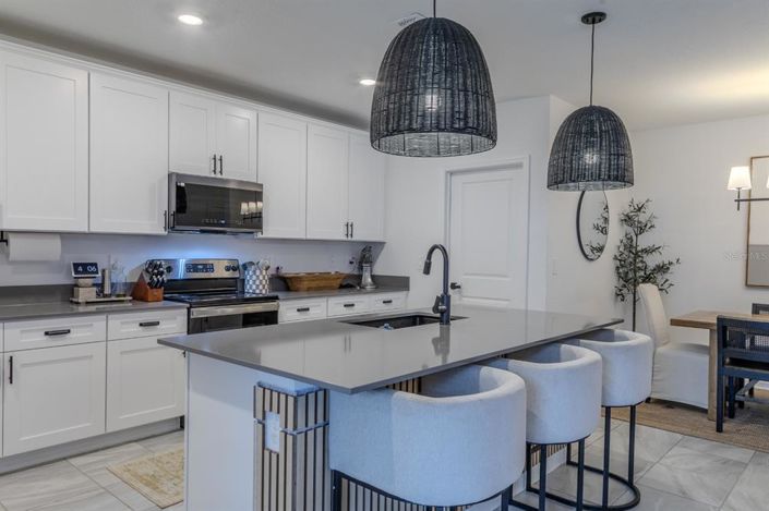 Image No.10-5 Bed Property for sale