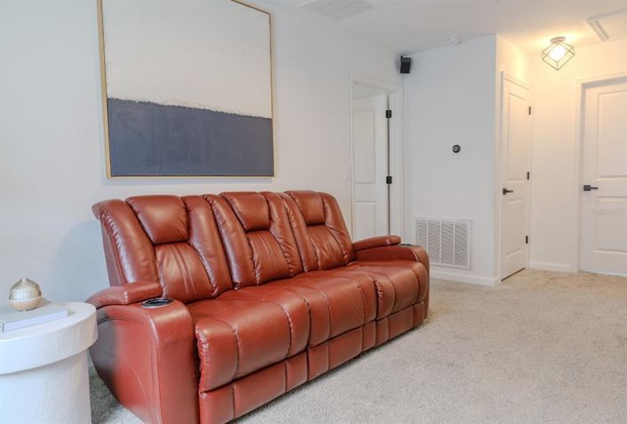 Image No.17-5 Bed Property for sale