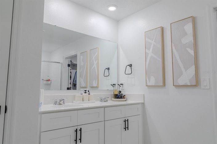 Image No.29-5 Bed Property for sale