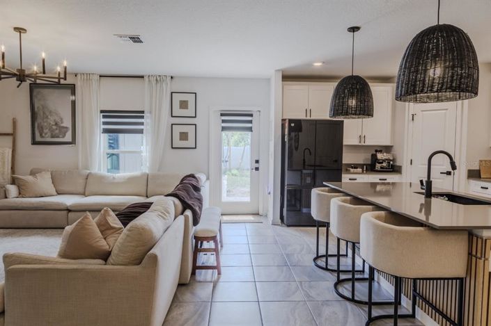 Image No.8-5 Bed Property for sale