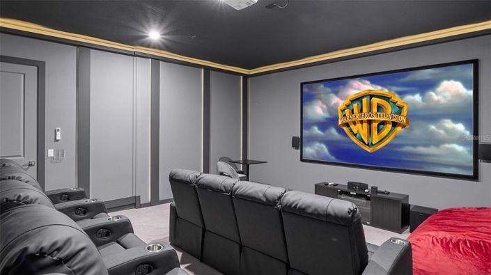 Image No.10-9 Bed Property for sale