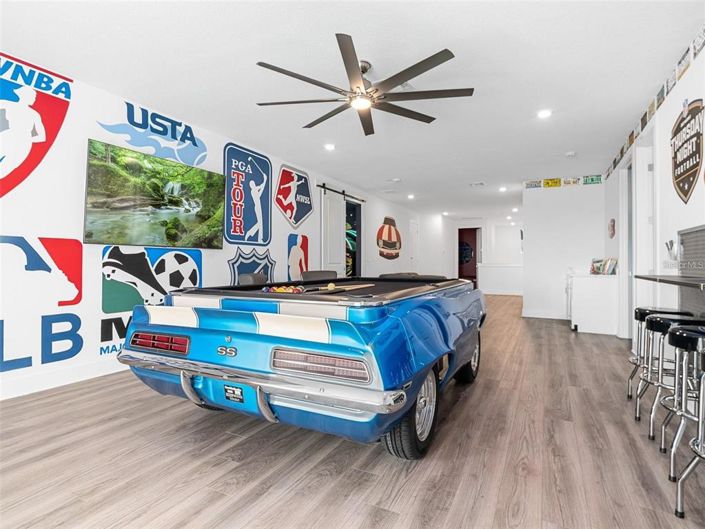 Image No.17-9 Bed Property for sale