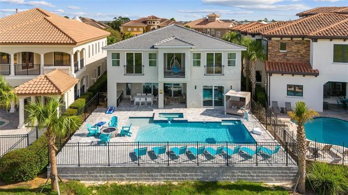 Image No.2-9 Bed Property for sale