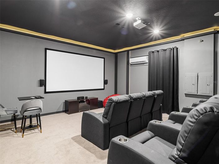 Image No.33-9 Bed Property for sale