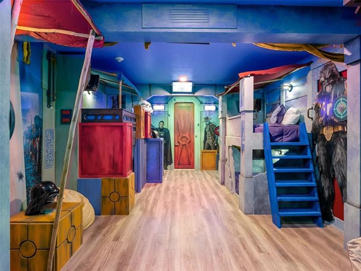 Image No.48-9 Bed Property for sale