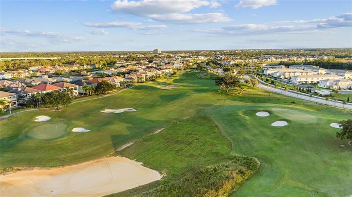 Image No.6-9 Bed Property for sale