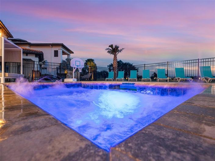 Image No.67-9 Bed Property for sale