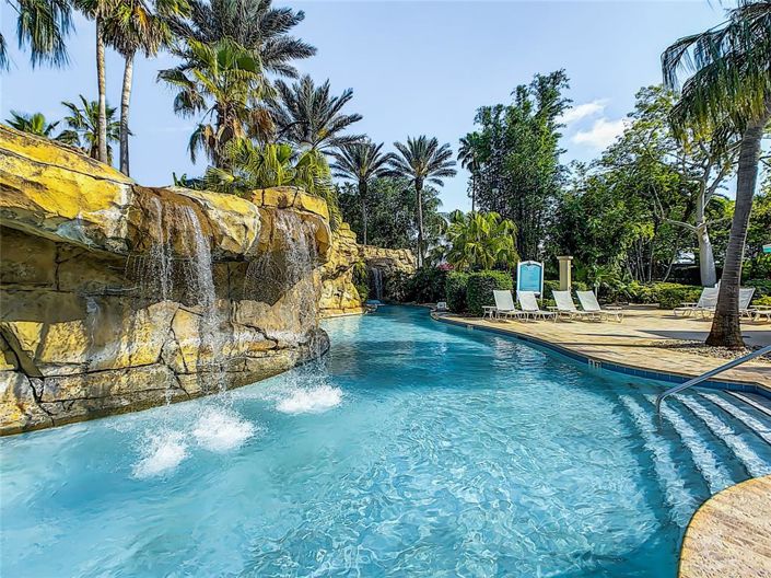 Image No.75-9 Bed Property for sale