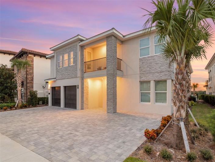 Image No.92-9 Bed Property for sale