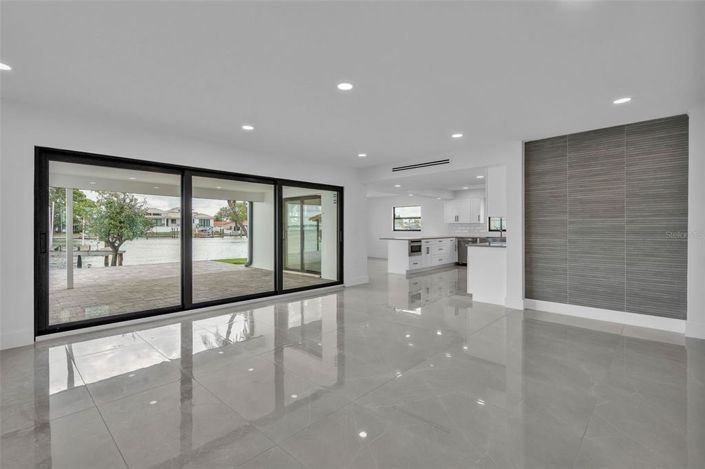 Image No.13-4 Bed Property for sale