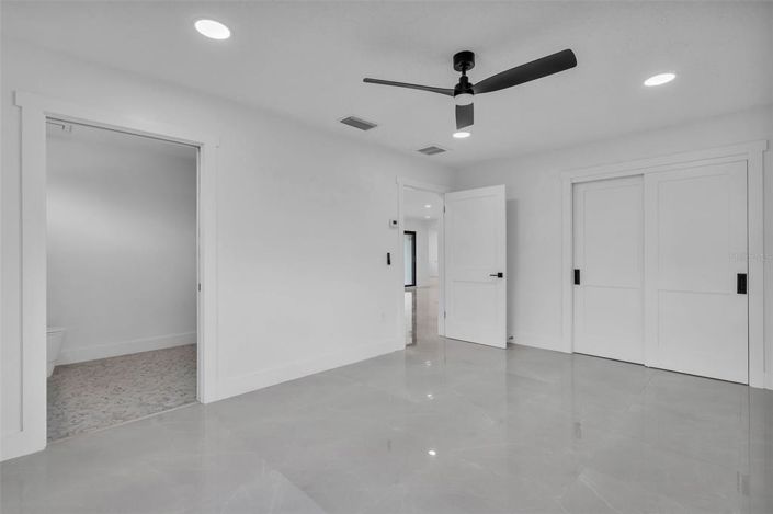 Image No.21-4 Bed Property for sale