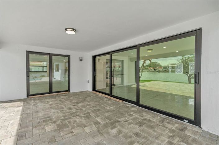 Image No.27-4 Bed Property for sale