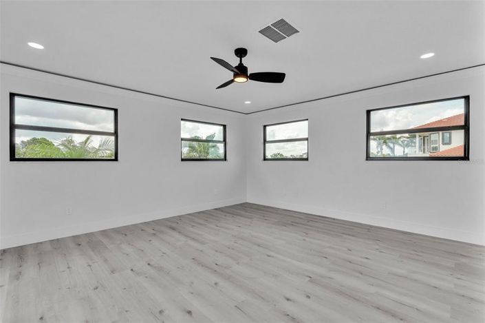 Image No.39-4 Bed Property for sale