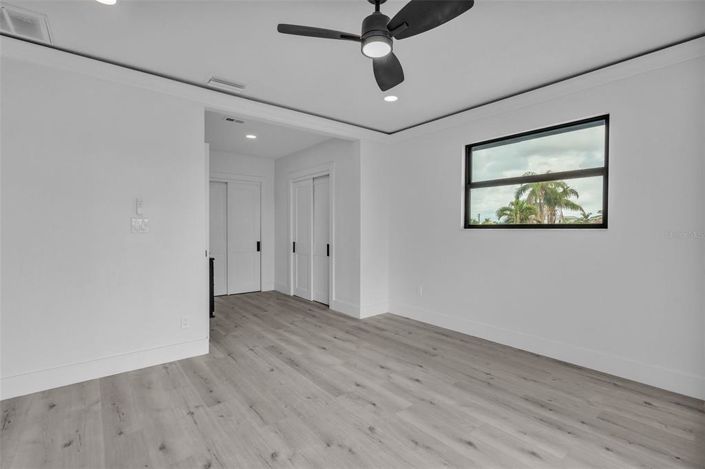 Image No.40-4 Bed Property for sale