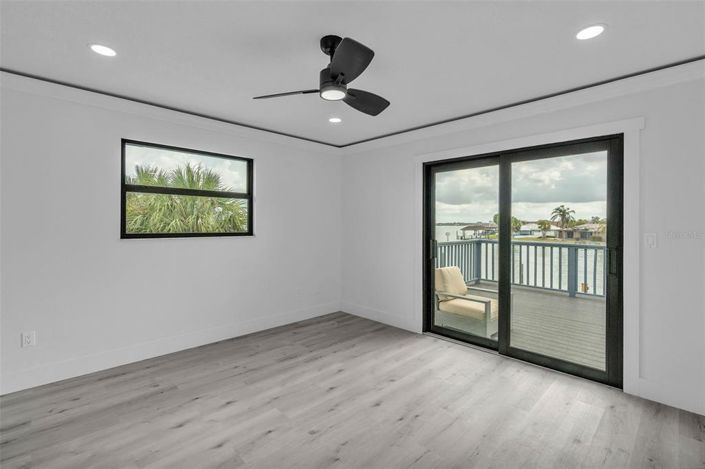 Image No.48-4 Bed Property for sale