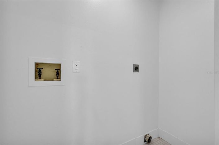 Image No.51-4 Bed Property for sale