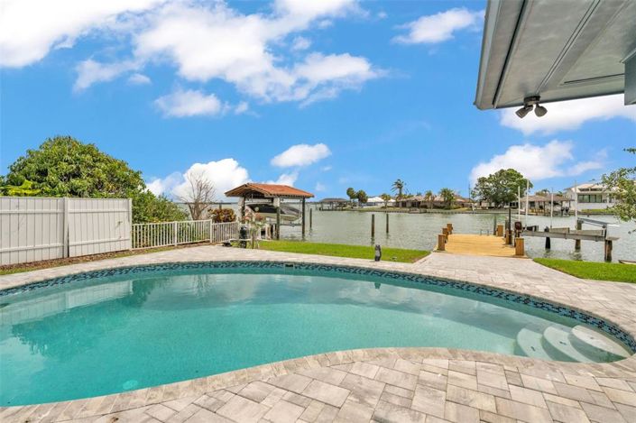 Image No.55-4 Bed Property for sale