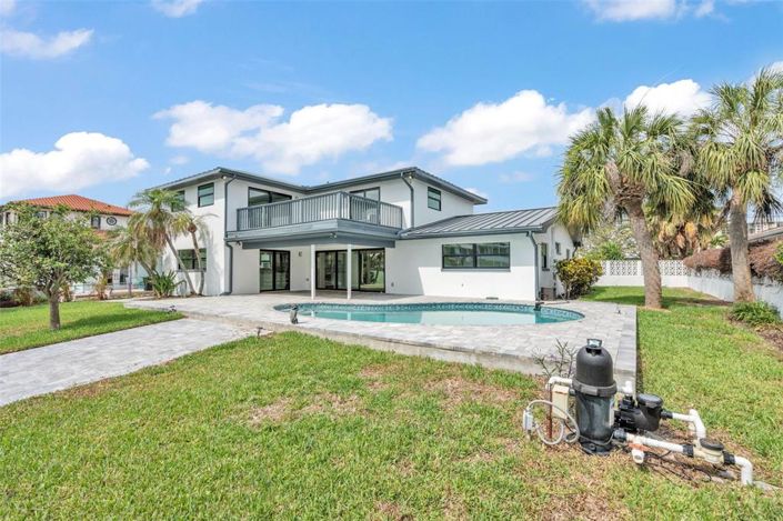 Image No.56-4 Bed Property for sale