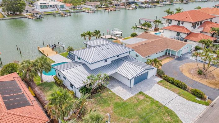 Image No.6-4 Bed Property for sale