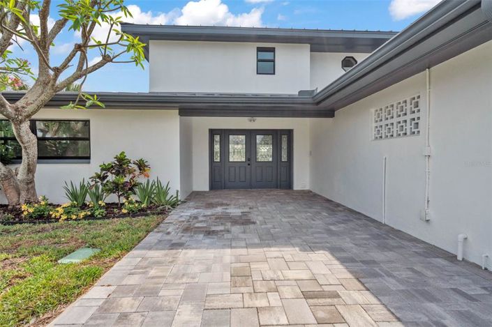 Image No.66-4 Bed Property for sale