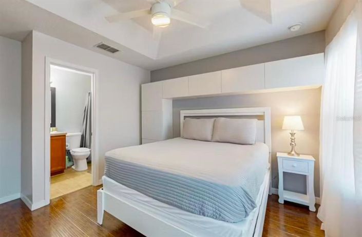 Image No.14-3 Bed Townhouse for sale