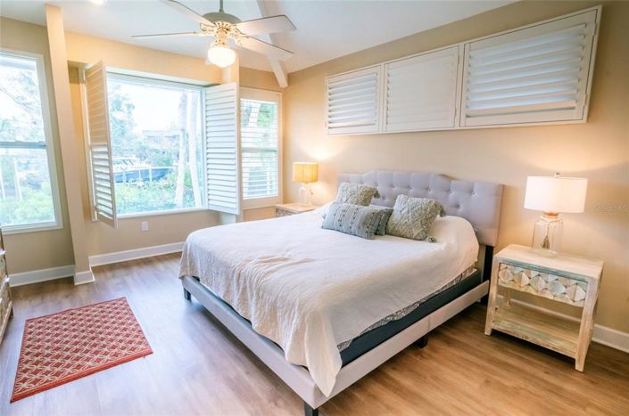 Image No.17-3 Bed Property for sale