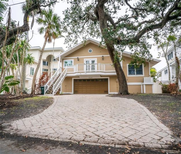 Image No.3-3 Bed Property for sale