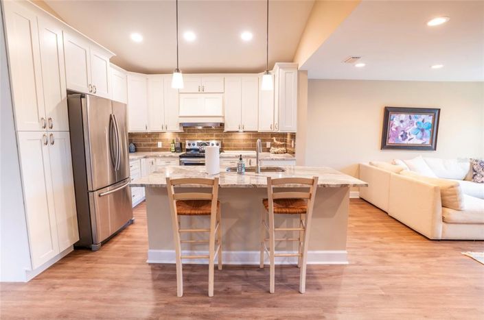 Image No.8-3 Bed Property for sale