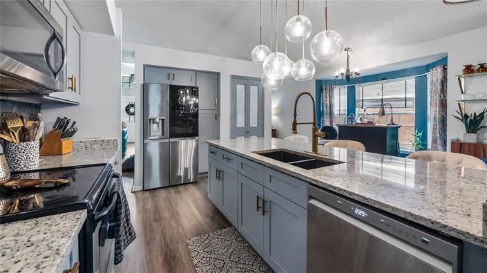 Image No.12-4 Bed Property for sale