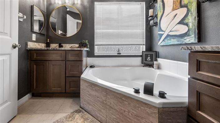 Image No.20-4 Bed Property for sale