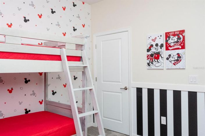 Image No.10-3 Bed Property for sale