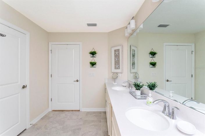 Image No.15-3 Bed Property for sale