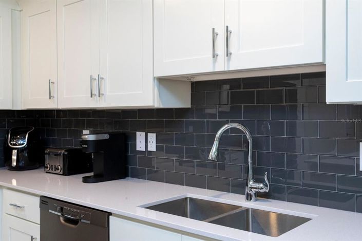 Image No.6-3 Bed Property for sale