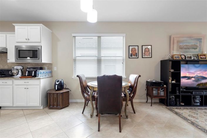 Image No.10-2 Bed Property for sale