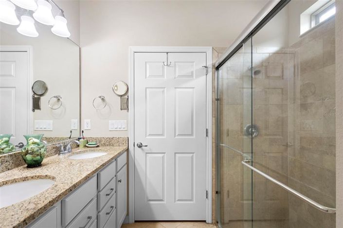 Image No.25-2 Bed Property for sale