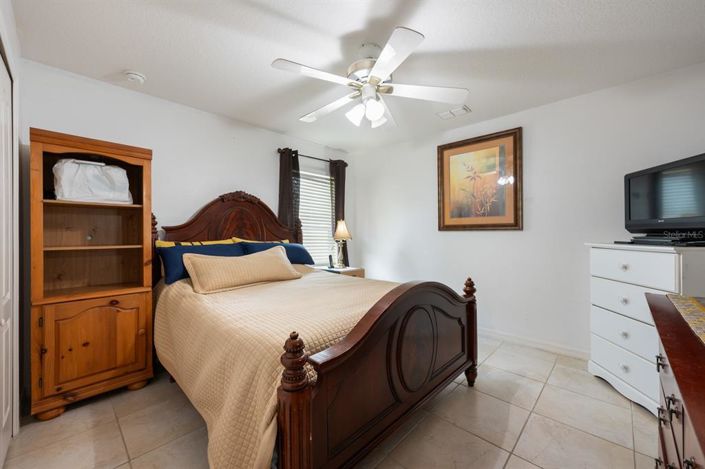 Image No.13-3 Bed Property for sale