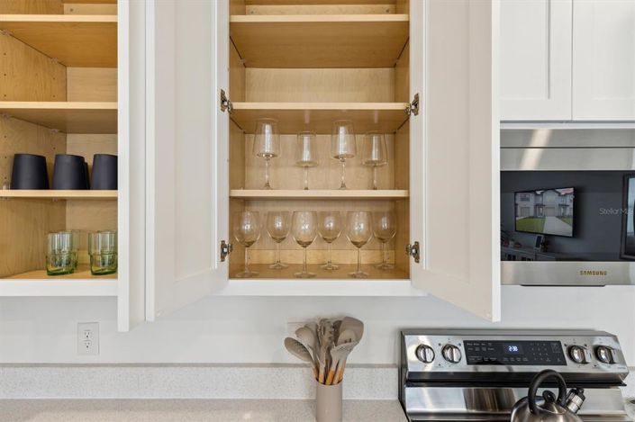 Image No.14-3 Bed Townhouse for sale