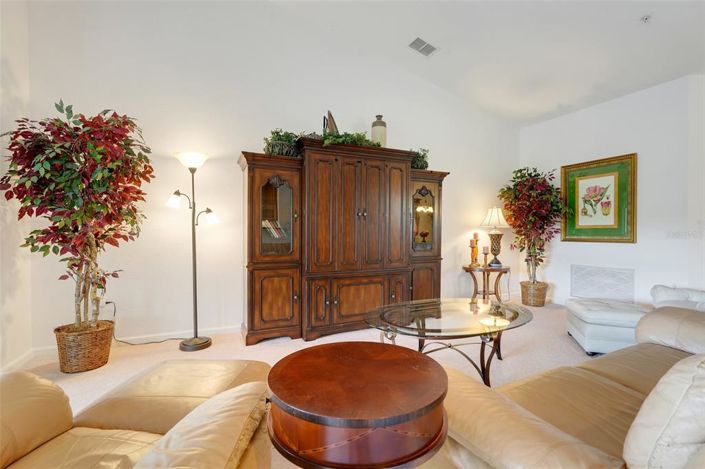 Image No.12-2 Bed Property for sale