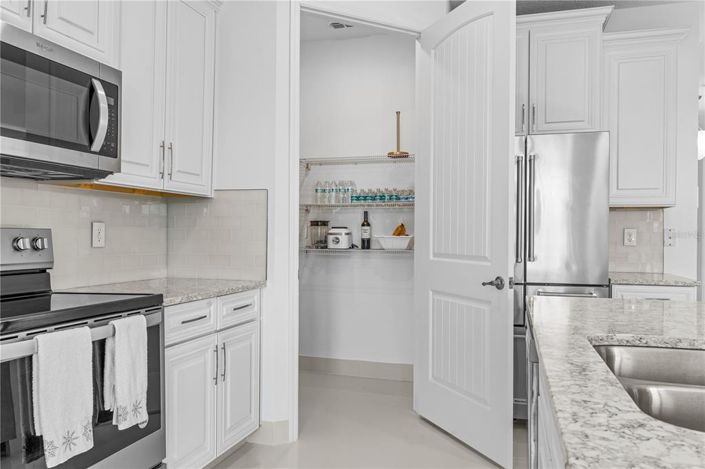 Image No.12-3 Bed Property for sale