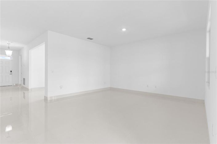 Image No.14-3 Bed Property for sale