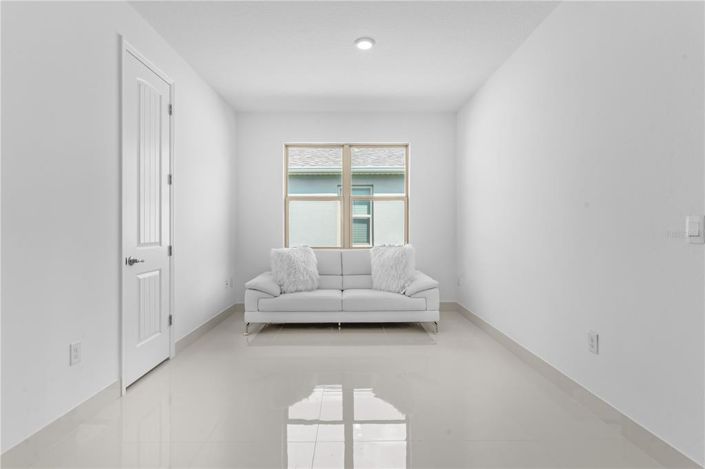 Image No.23-3 Bed Property for sale