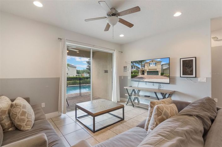 Image No.5-Propriété de 8 chambres à vendre à Kissimmee