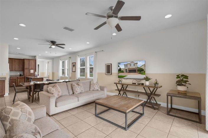 Image No.5-Propriété de 8 chambres à vendre à Kissimmee