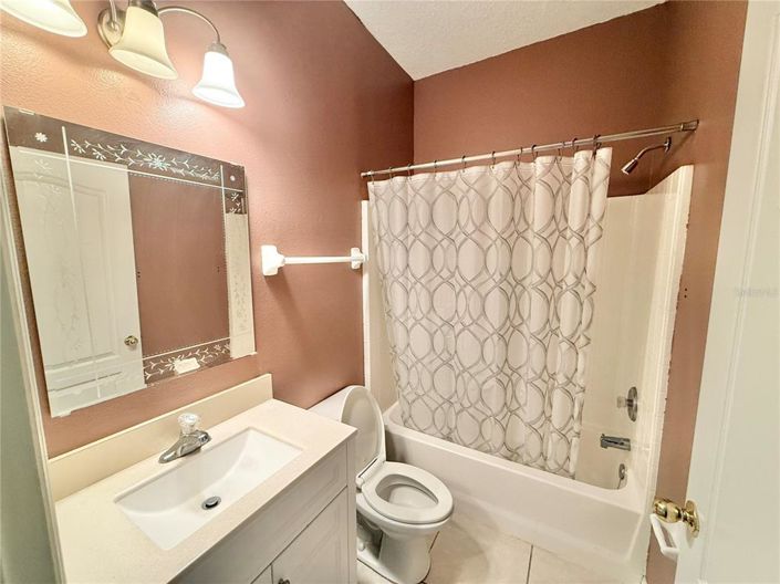 Image No.19-3 Bed Property for sale